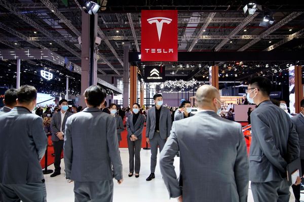 Стенд Tesla на международной автомобильной выставке в Шанхае Стенд Tesla на международной автомобильной выставке в Шанхае - Sputnik Армения
