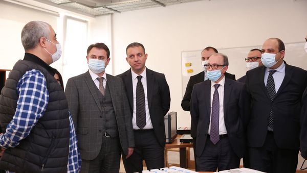 Министры высокотехнологической промышленности, экономики и иностранных дел Айк Чобанян, Ваган Керобян и Ара Айвазян посетили Инженерный город (19 апреля 2021). Еревaн - Sputnik Армения