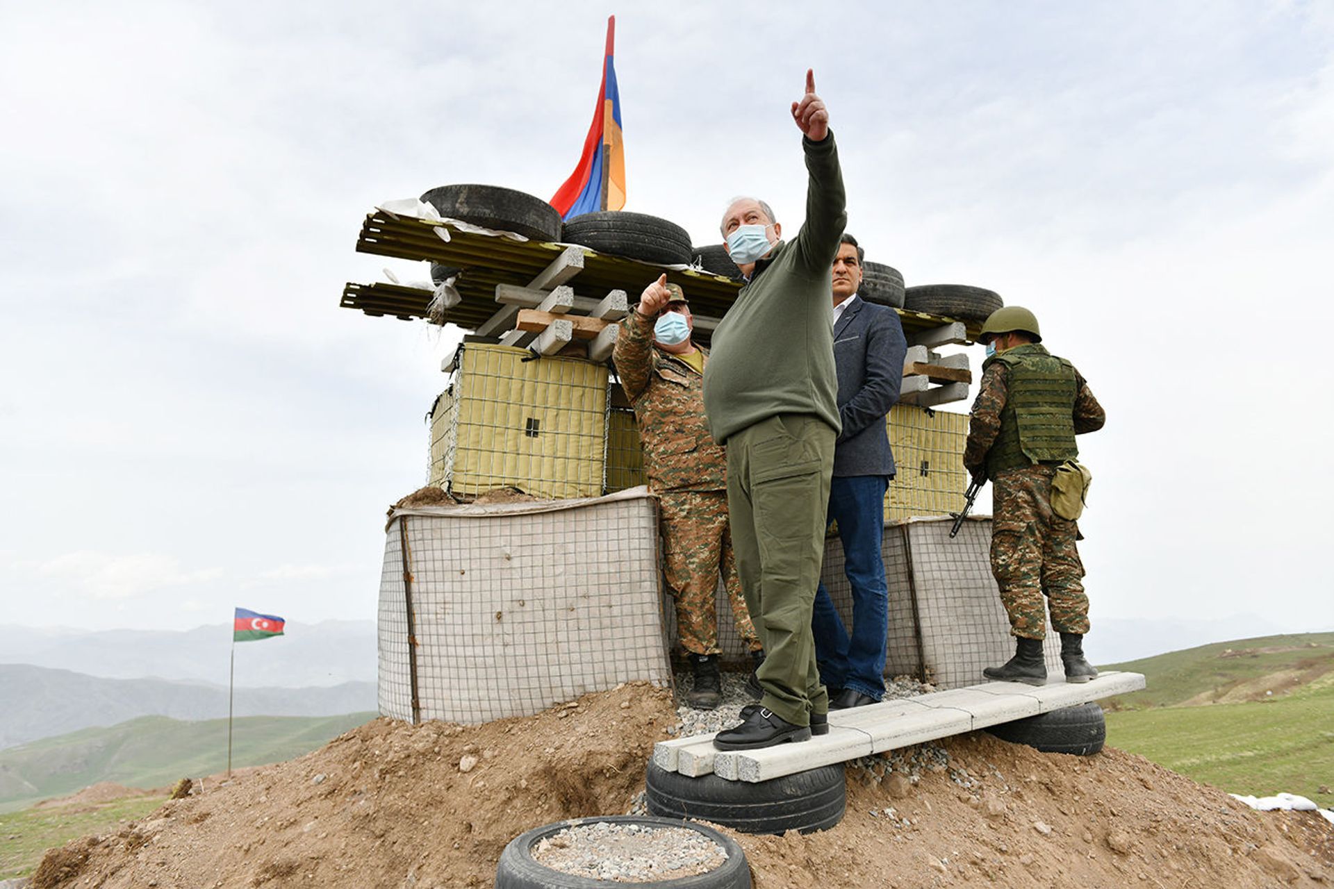 Государство с вами: президент Армении наградил военных в Сюнике - Sputnik Армения, 1920, 19.04.2021