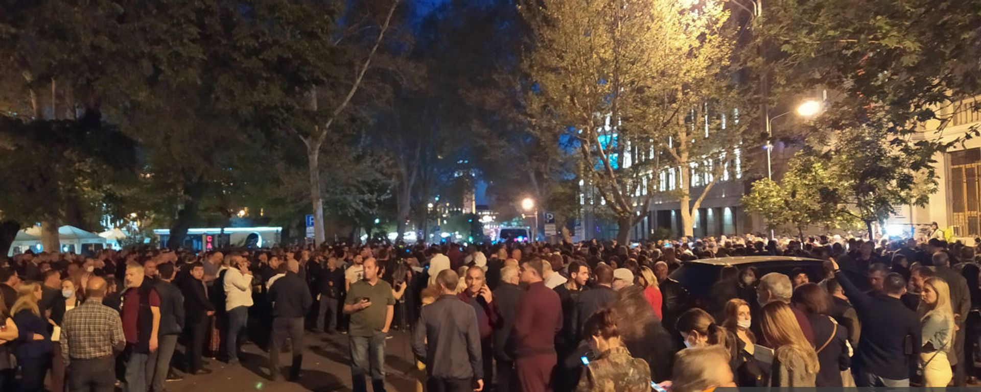 Собравшиеся в поддержку сюникцев люди во время митинга (22 апреля 2021). Еревaн - Sputnik Армения, 1920, 22.04.2021