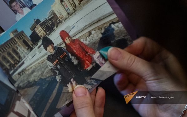 Детские фотографии погибшего в карабахской войне экс-чемпиона Армении по боксу Авага Назаряна - Sputnik Армения