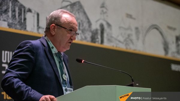 Министр МОНКС Ваграм Думанян на пресс-конференции на тему Наследие Арцаха под угрозой: на перекрестке вызовов (27 апреля 2021). Еревaн - Sputnik Армения