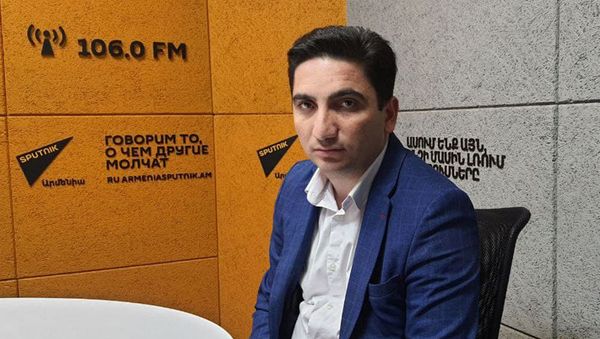 Наири Охикян в гостях радио Sputnik Армения - Sputnik Արմենիա