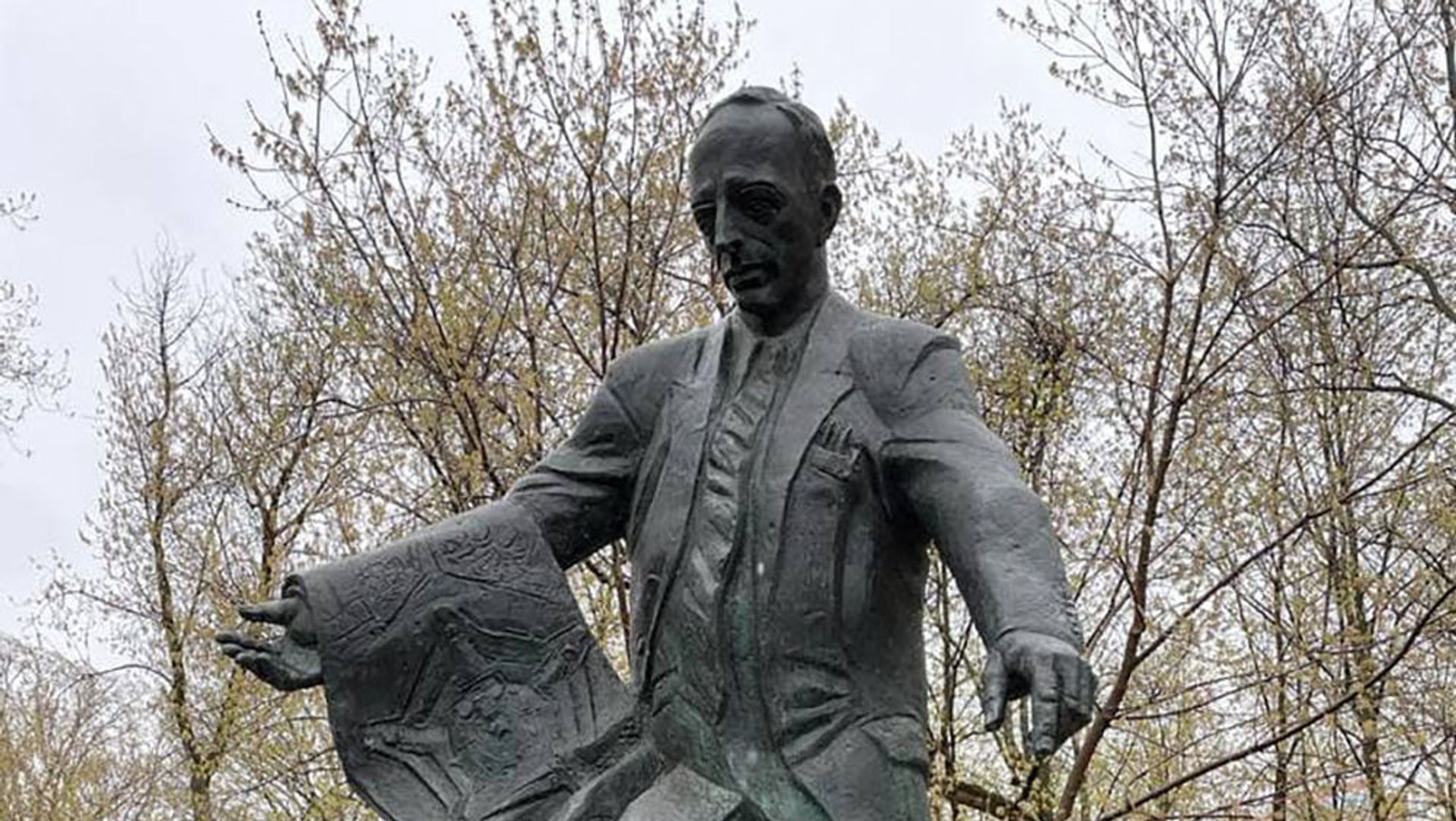 В Москве открыли памятник основателю Союза архитекторов СССР Каро Алабяну В Москве открыли памятник основателю Союза архитекторов СССР Каро Алабяну - Sputnik Армения, 1920, 27.04.2021