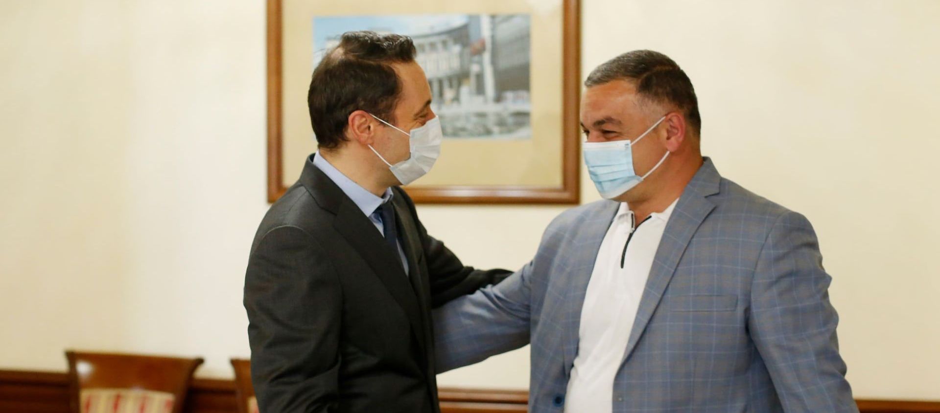 Мэры Еревана и Степанакерта Айк Марутян и Давид Саркисян во время встречи (29 апреля 2021). Еревaн Мэры Еревана и Степанакерта Айк Марутян и Давид Саркисян во время встречи (29 апреля 2021). Еревaн - Sputnik Армения, 1920, 29.04.2021