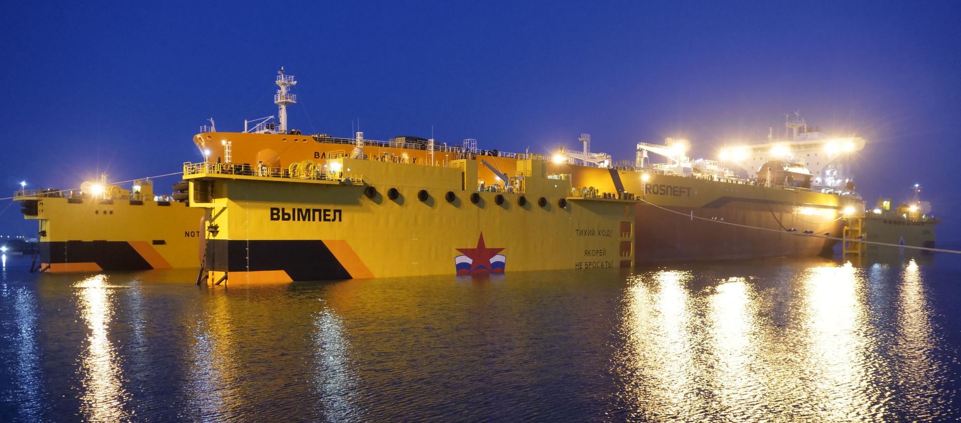 Церемония спуска на воду головного судна  Владимир Мономах  - Sputnik Արմենիա, 1920, 30.04.2021