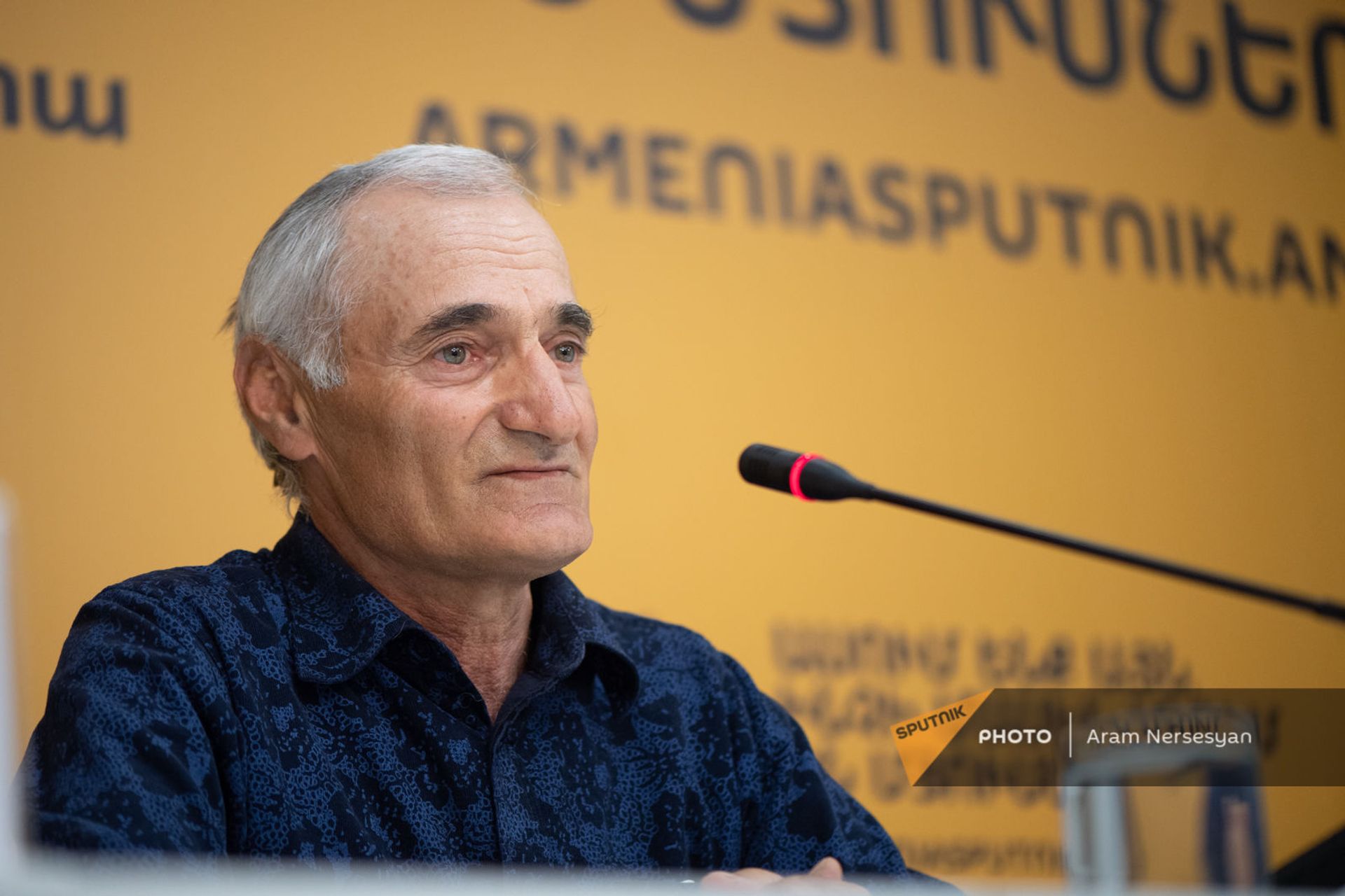 Потерянную в Крыму 77 лет назад медаль За боевые заслуги вручили сыну героя в Армении - Sputnik Армения, 1920, 30.04.2021
