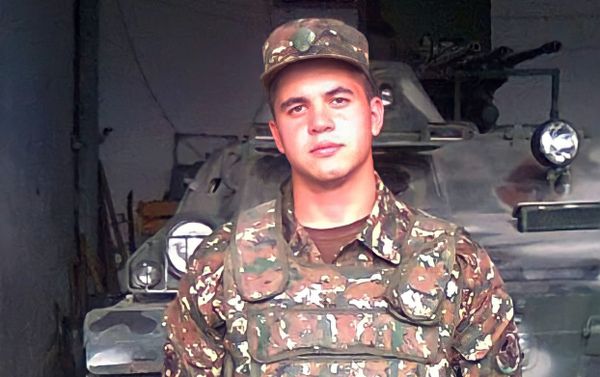 Погибший в карабахской войне 20-летний Гор Аветикян в дни войны Погибший в карабахской войне 20-летний Гор Аветикян в дни войны - Sputnik Армения