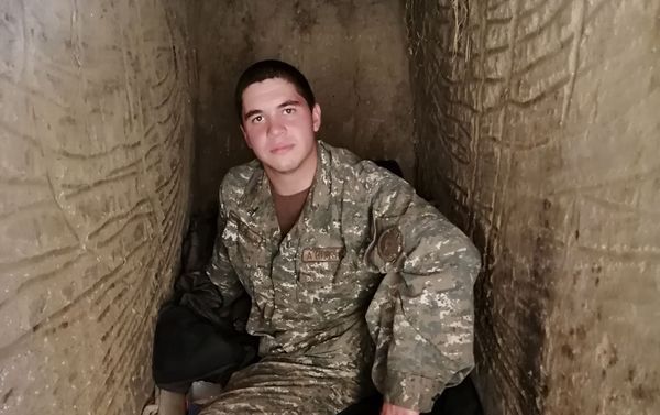 Погибший в карабахской войне 20-летний Гор Аветикян в дни войны Погибший в карабахской войне 20-летний Гор Аветикян в дни войны - Sputnik Армения