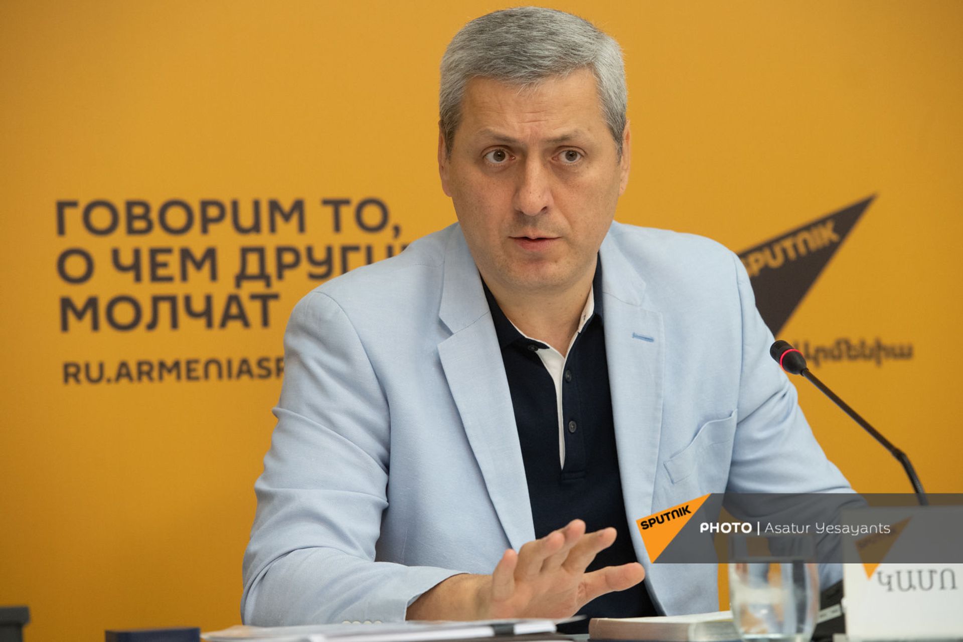 Страсти вокруг Джаз-феста: Камо Мовсесян вернул золотую медаль мэрии - Sputnik Армения, 1920, 01.05.2021