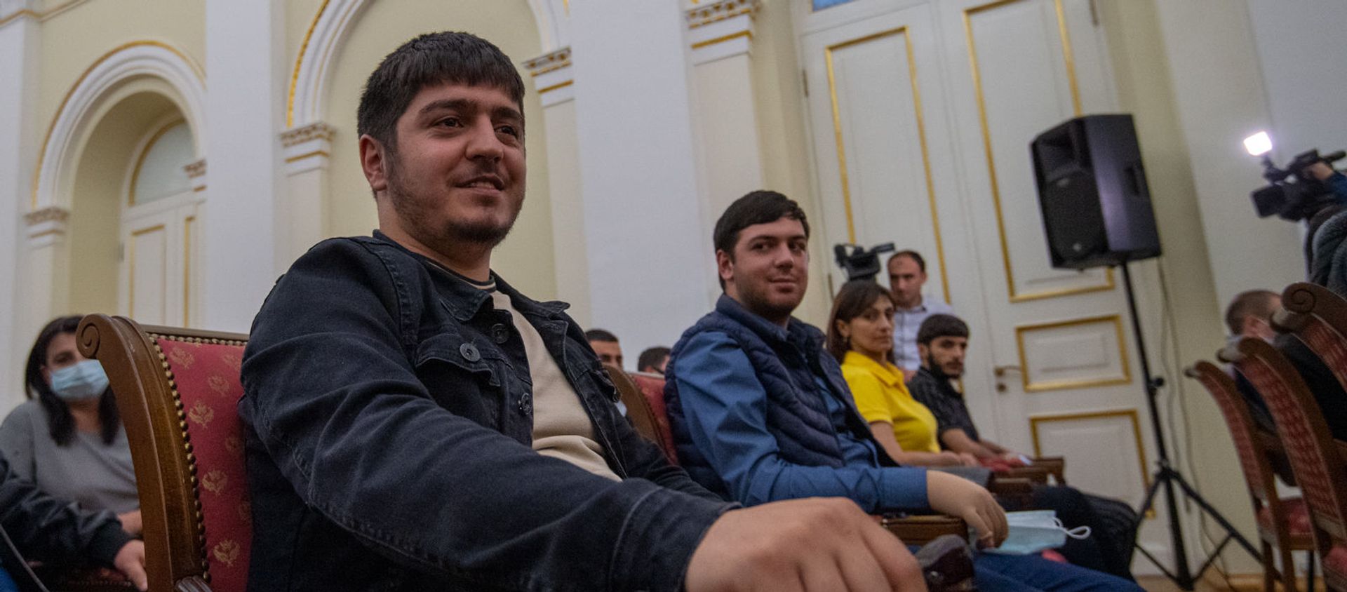 Карен Саркисян и Давид Манукян на встрече в рамках программы Зартонк (5 мая 2021). Еревaн - Sputnik Армения, 1920, 05.05.2021