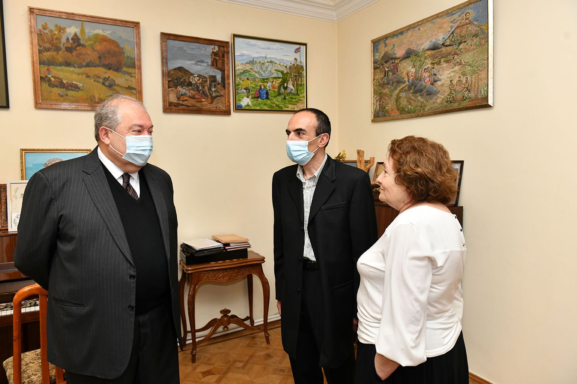 Կոմանդոսի տուն-թանգարան կհիմնվի. Արմեն Սարգսյանն այցելել է հերոս գեներալի ընտանիքին - Sputnik Արմենիա, 1920, 06.05.2021