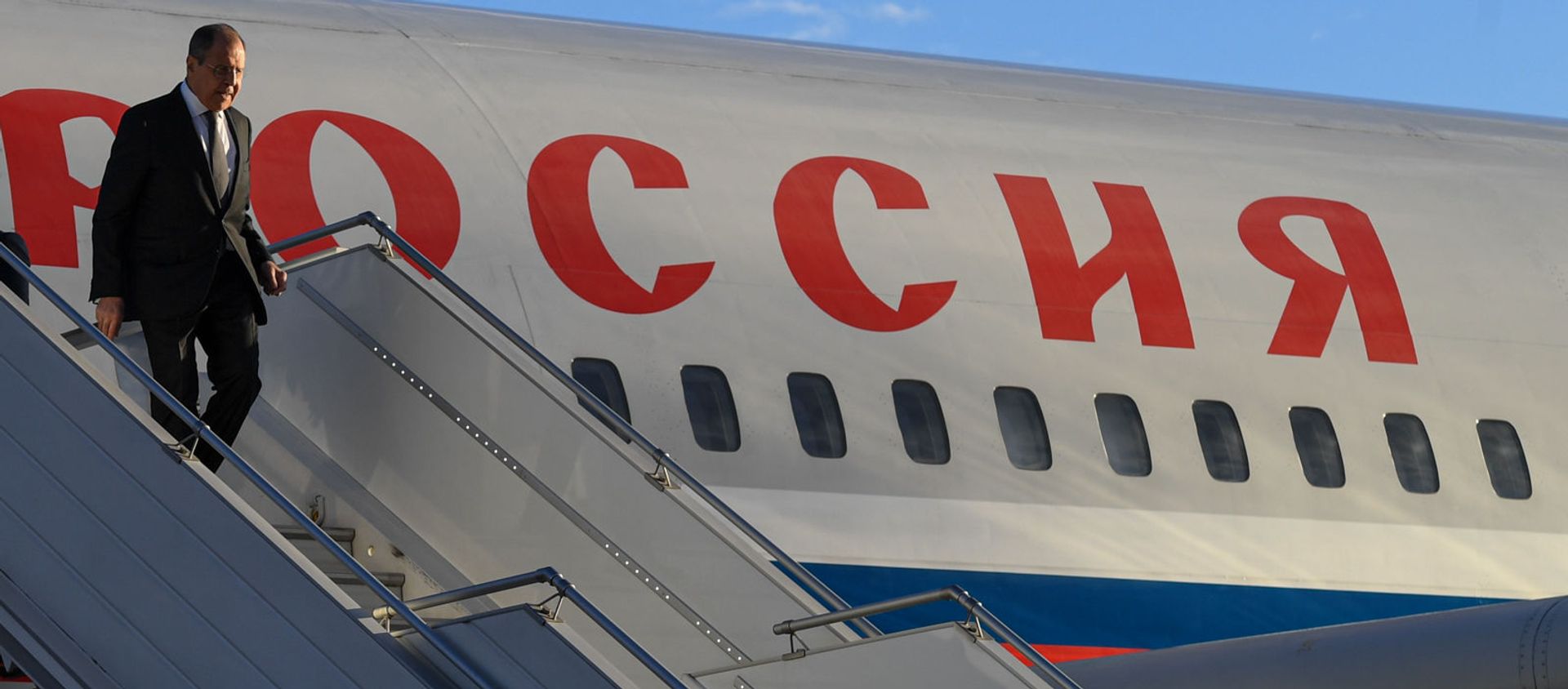Глава МИД РФ Сергей Лавров с официальным визитом прибыл в Армению (5 мая 2021). Ереван Глава МИД РФ Сергей Лавров с официальным визитом прибыл в Армению (5 мая 2021). Ереван - Sputnik Արմենիա, 1920, 06.05.2021