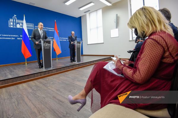Совместная пресс-конференция глав МИД Армении и России Ара Айвазяна и Сергея Лаврова по итогам встречи (6 мая 2021). Еревaн - Sputnik Армения