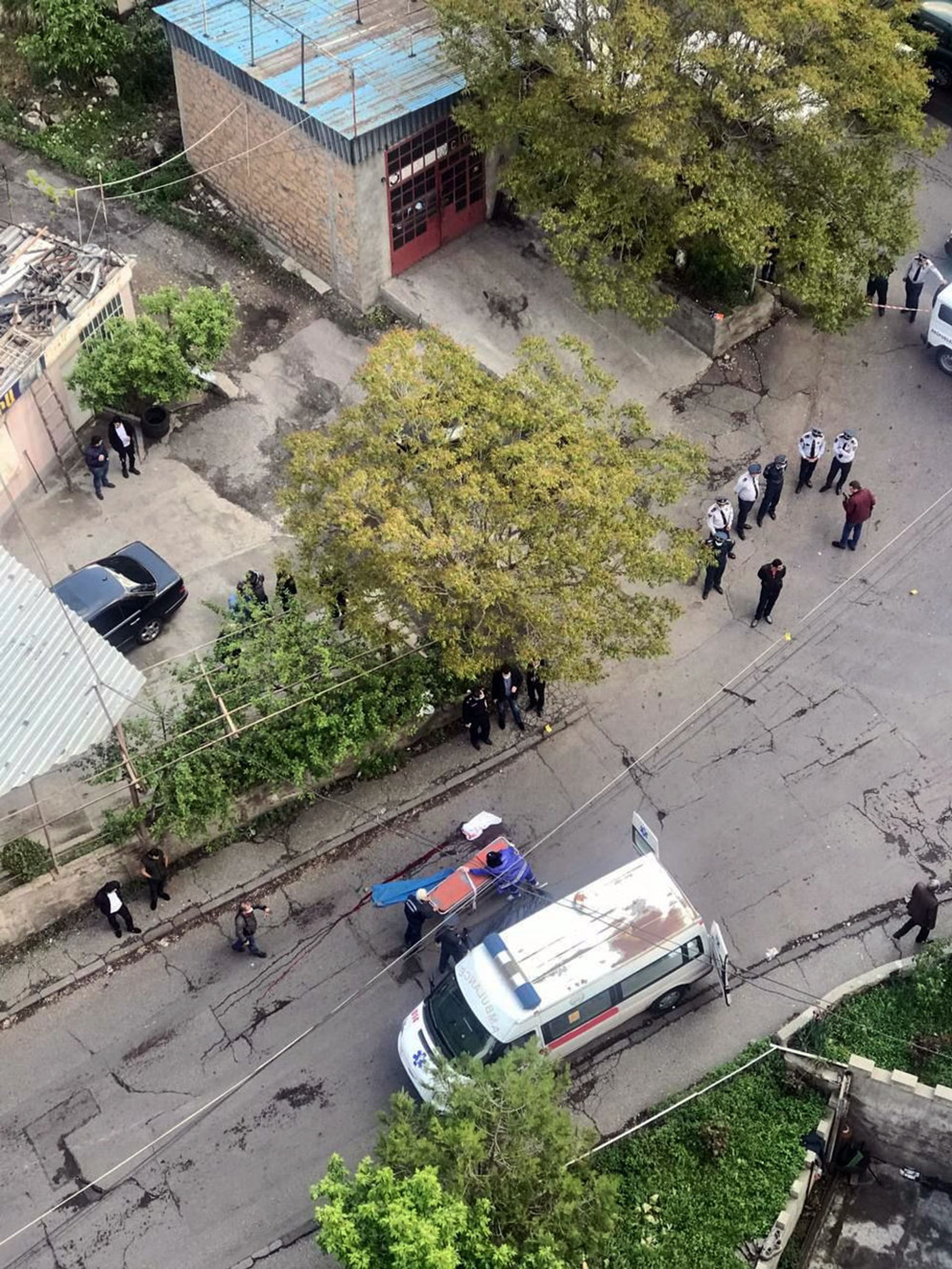 Один упал, второй был ранен: очевидцы представили подробности убийства в Ереване. Фото - Sputnik Армения, 1920, 08.05.2021