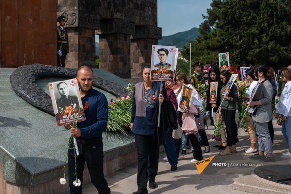 Акция Бессмертный Полк и возложение цветов (9 мая 2021). Степанакерт - Sputnik Армения