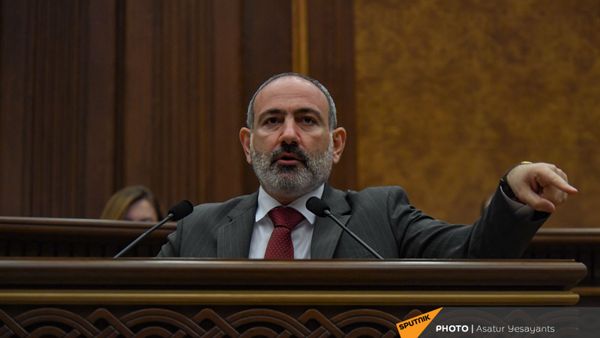 И.о премьер-министра Никол Пашинян на заседании Парламента (10 мая 2021). Еревaн - Sputnik Армения