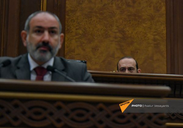 Арарат Мирзоян на заседании Парламента (10 мая 2021). Еревaн Арарат Мирзоян на заседании Парламента (10 мая 2021). Еревaн - Sputnik Армения