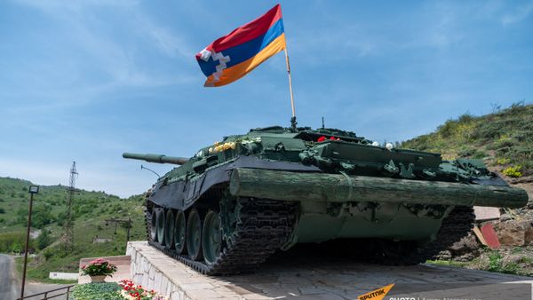 Танк Տ-72 - памятник, знаменующий победу в Шуши - Sputnik Արմենիա
