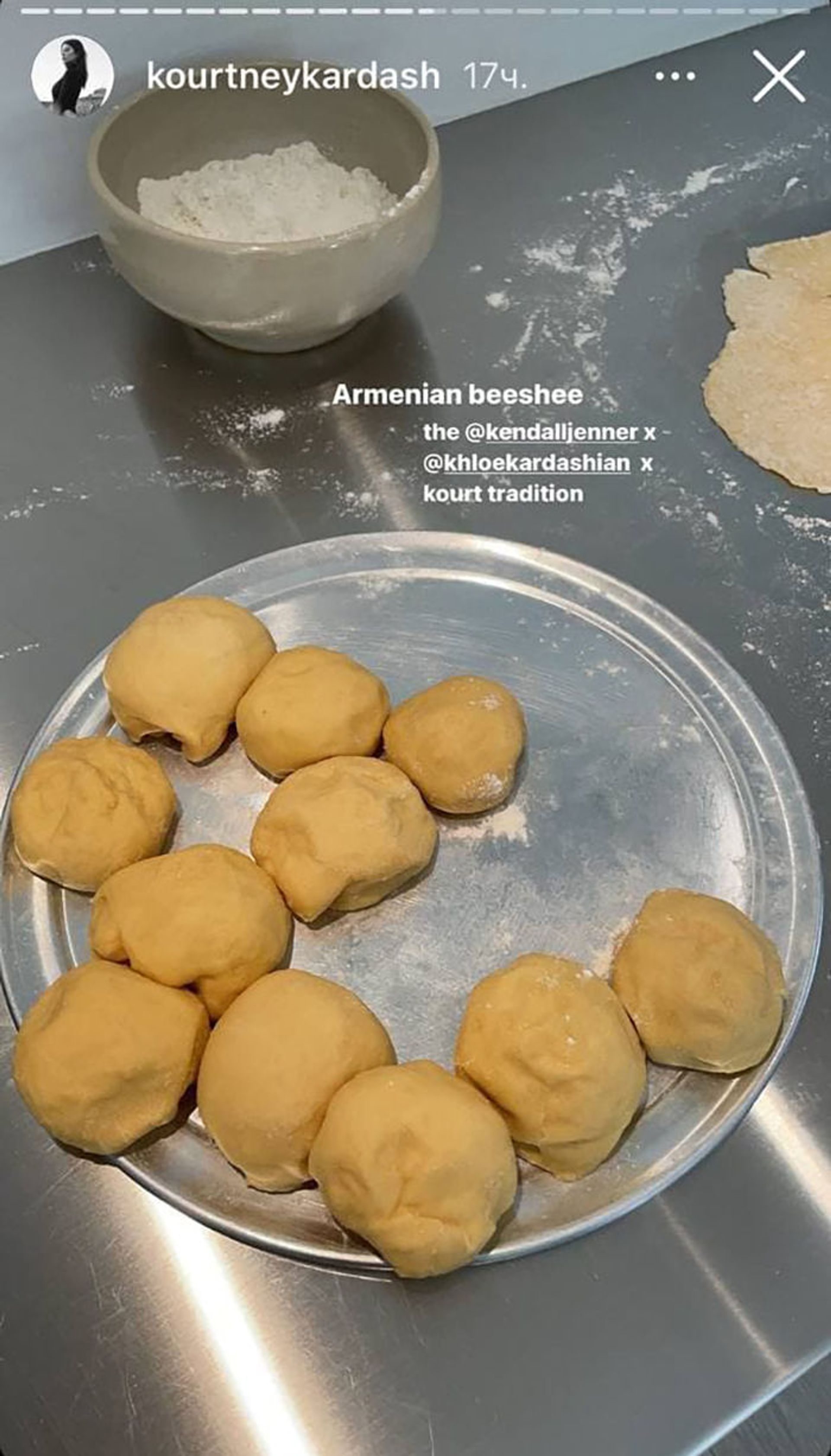 Քորթնին, Քլոեն և Քենդալը «բիշի» են պատրաստել Քարդաշյանների հայ տատիկի բաղադրատոմսով - Sputnik Արմենիա, 1920, 10.05.2021