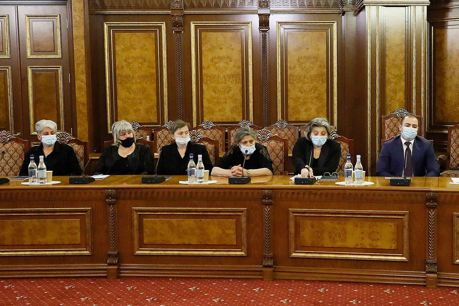 Ամփոփվել է քրգործի ուսումնասիրությունը. Փաշինյանը հանդիպել է զոհվածների հարազատներին - Sputnik Արմենիա, 1920, 11.05.2021