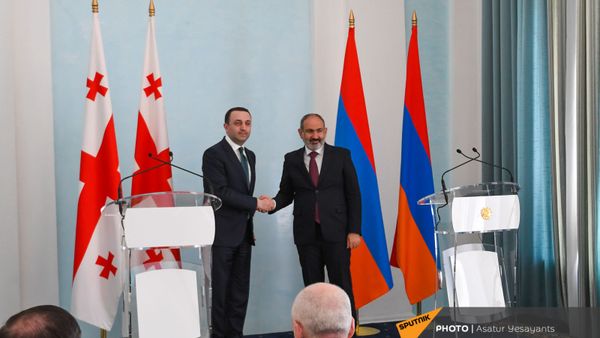Совместная пресс-конференция и.о премьер-министра Никола Пашиняна и премьер-министра Грузии Ираклия Гарибашвили (12 мая 2021). Еревaн - Sputnik Армения