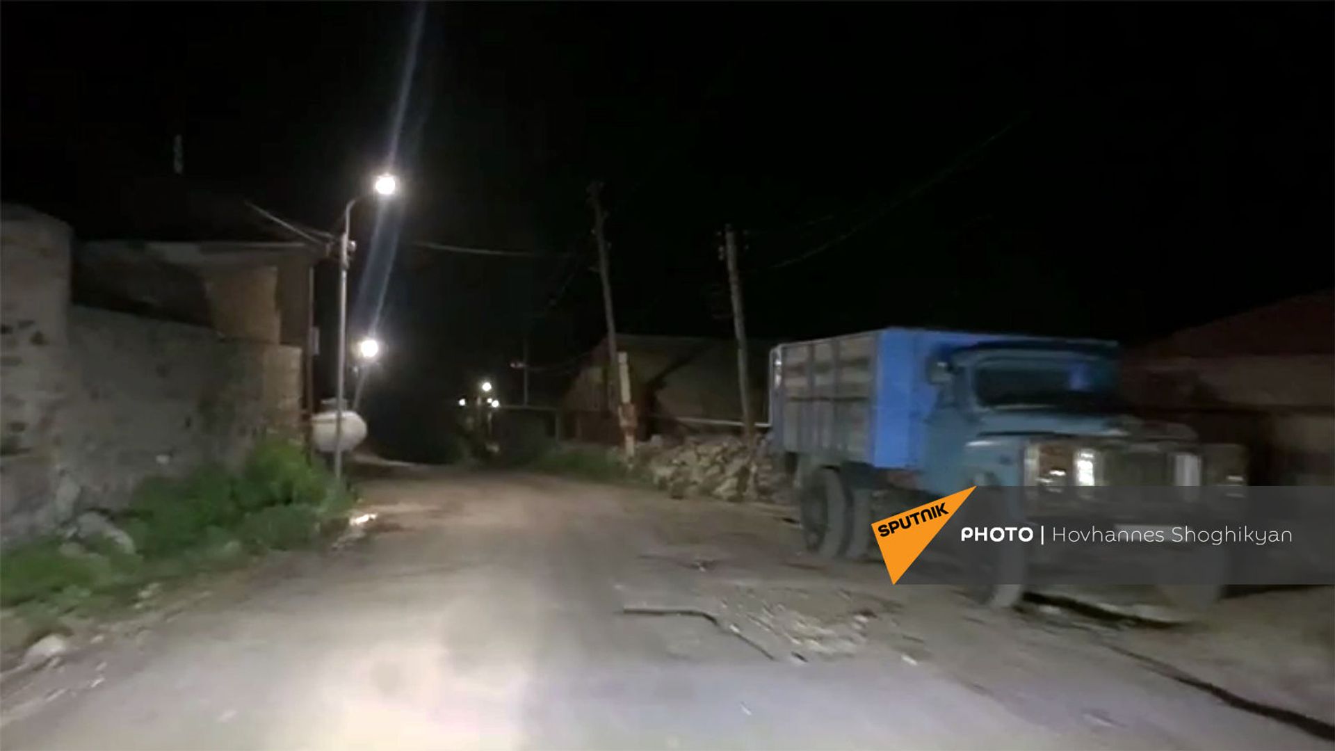 Жители Веришена не паникуют: что происходит возле Черного озера на границе с Азербайджаном Жители Веришена не паникуют: что происходит возле Черного озера на границе с Азербайджаном - Sputnik Армения, 1920, 14.05.2021