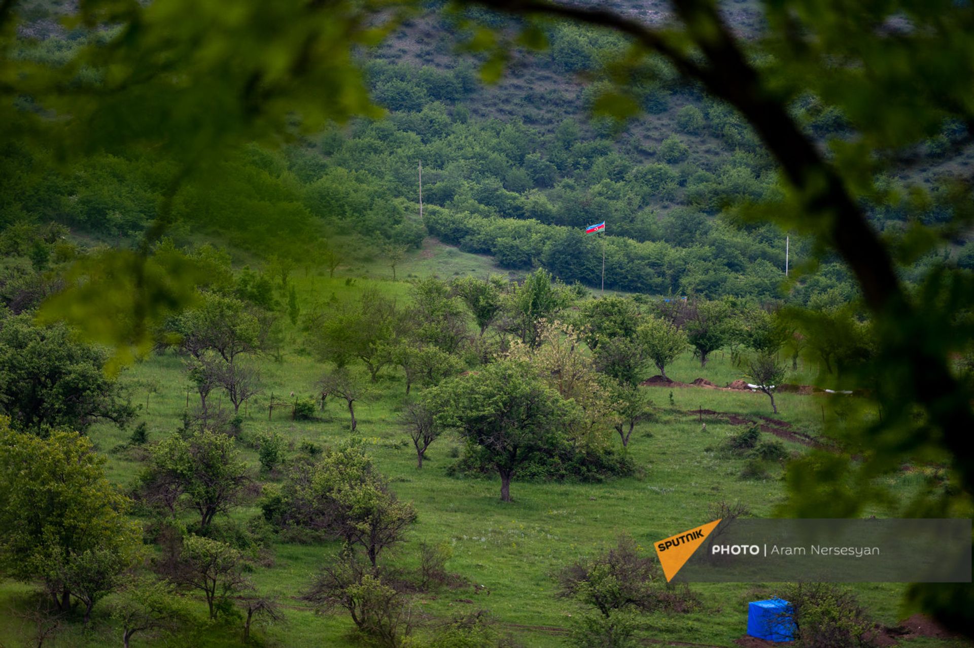 Փշալարերից այս կողմ. Թաղավարդի հայաբնակ մասում անհանգիստ-սպասողական վիճակ է - Sputnik Արմենիա, 1920, 18.05.2021