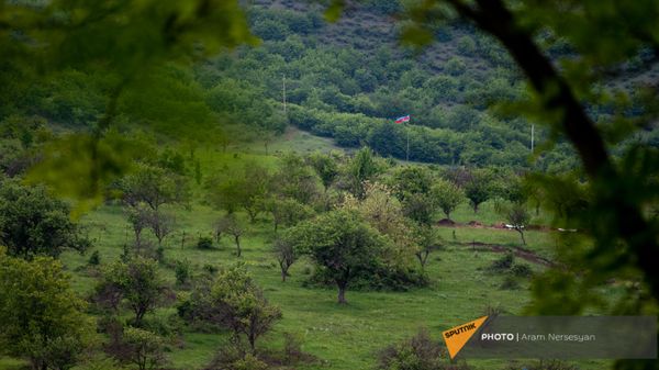 Флаг Азербайджана в селе Тагавард - Sputnik Армения