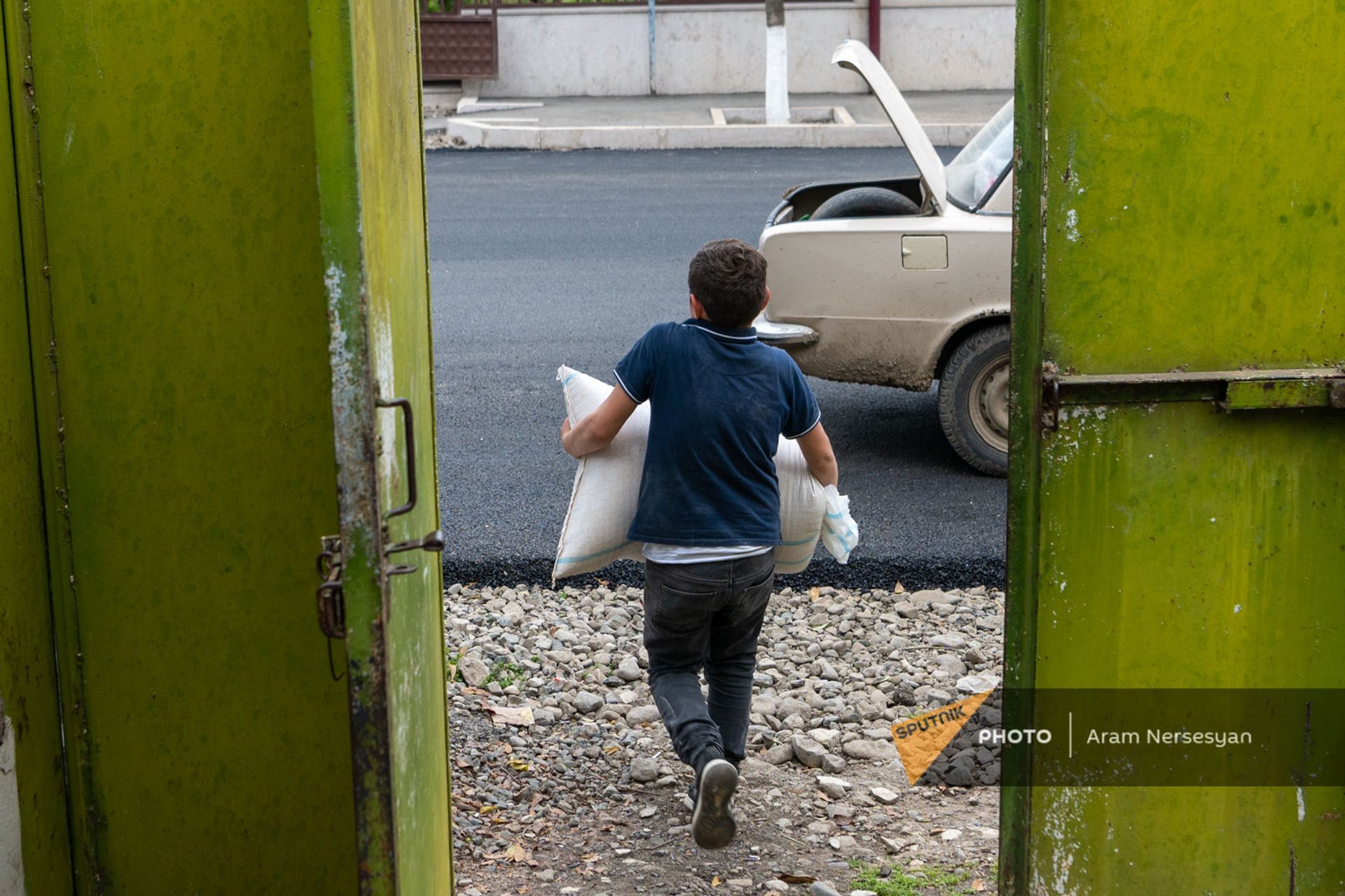 «Տուն ստացանք, նորոգեցինք և տվեցինք թշնամուն». պատերազմի հետքը` բազմազավակ ընտանիքների վրա - Sputnik Արմենիա, 1920, 18.05.2021
