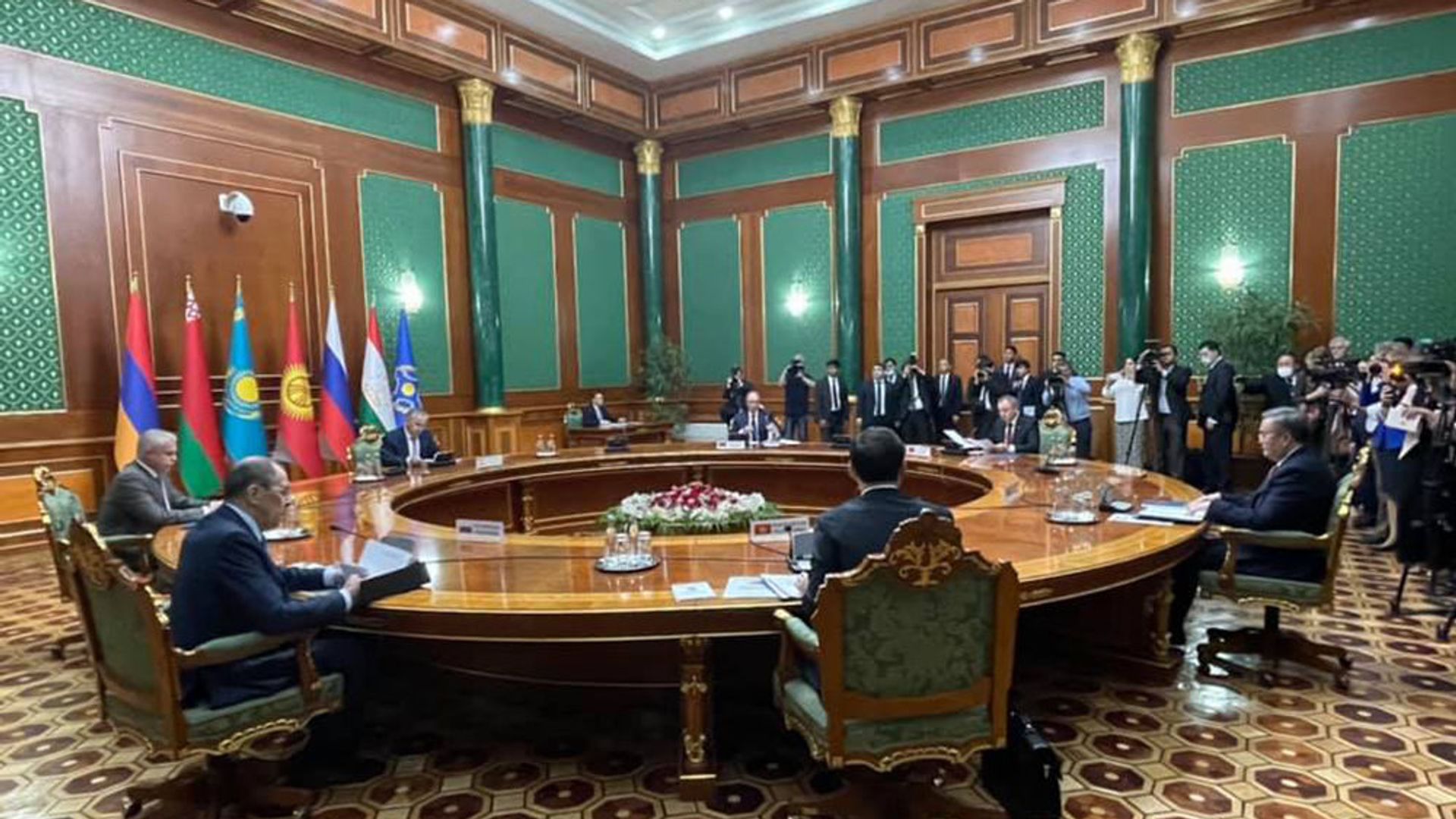 Заседание Совета министров иностранных дел ОДКБ в узком составе (19 мая 2021). Душанбе Заседание Совета министров иностранных дел ОДКБ в узком составе (19 мая 2021). Душанбе - Sputnik Армения, 1920, 19.05.2021