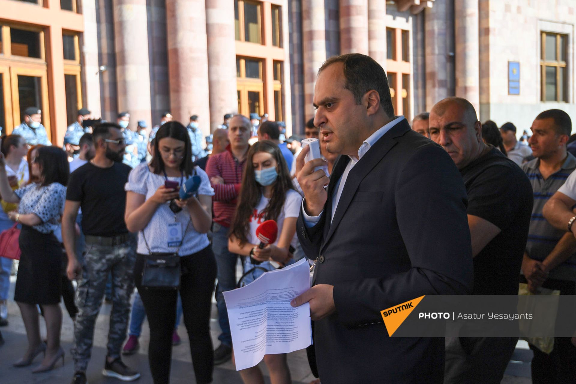 Мы не должны быть рабами одного человека: у правительства Армении стартовал митинг  - Sputnik Армения, 1920, 20.05.2021