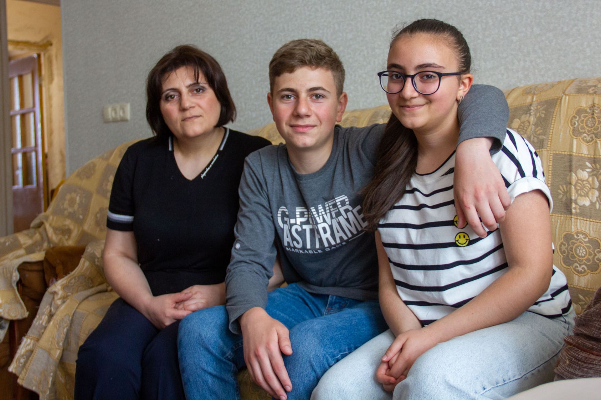 Пусть бы только церкви не трогали: шушинская семья надеется вернуться в родной город - Sputnik Армения, 1920, 23.05.2021