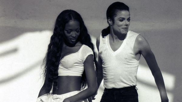 Наоми Кеипбелл в клипе Майкла Джексона In The Closet 1992 года - Sputnik Армения