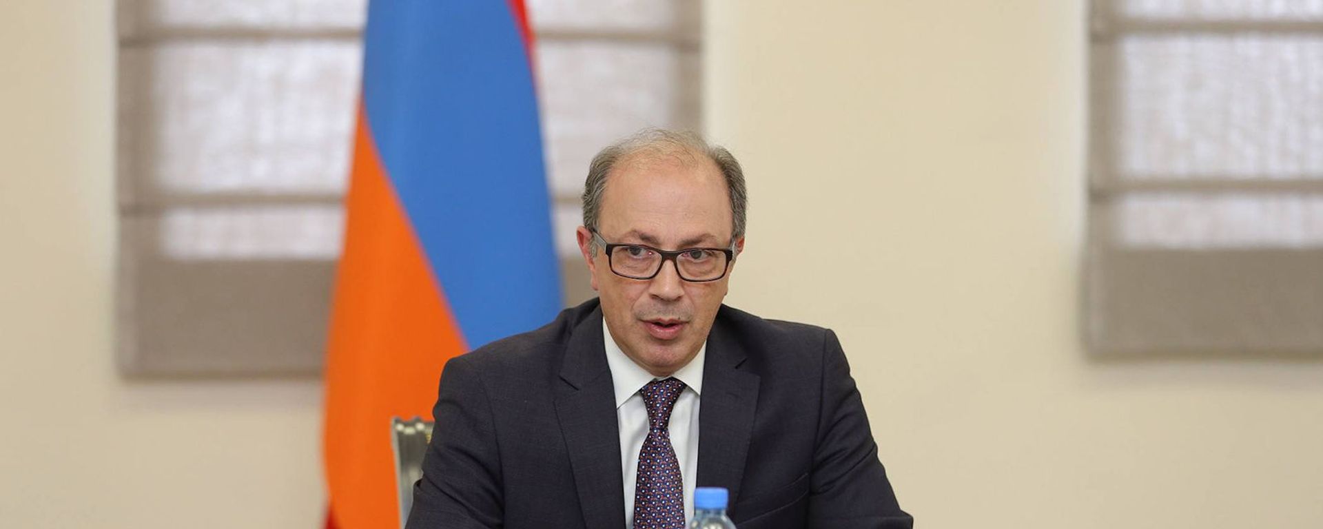 И.о. министра иностранных дел РА Ара Айвазян встретился с послами стран-сопредседателей Минской группы ОБСЕ в Армении (24 мая 2021). Еревaн - Sputnik Армения, 1920, 25.05.2021