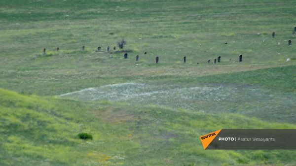Кладбище в бывшем анклаве Бархударлу - Sputnik Армения