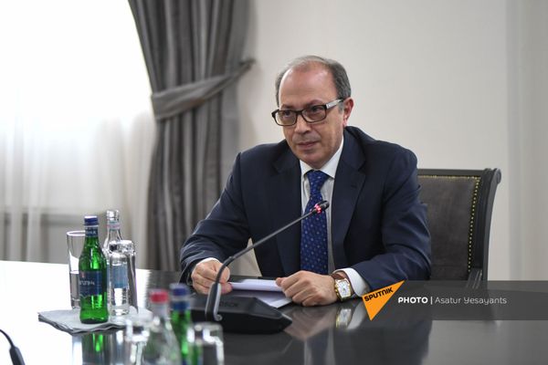 ՀՀ արտգործնախարար Արա Այվազյանը Իրանի արտգործնախարար Մոհամմադ Ջավադ Զարիֆի հետ հանդիպման ժամանակ - Sputnik Արմենիա