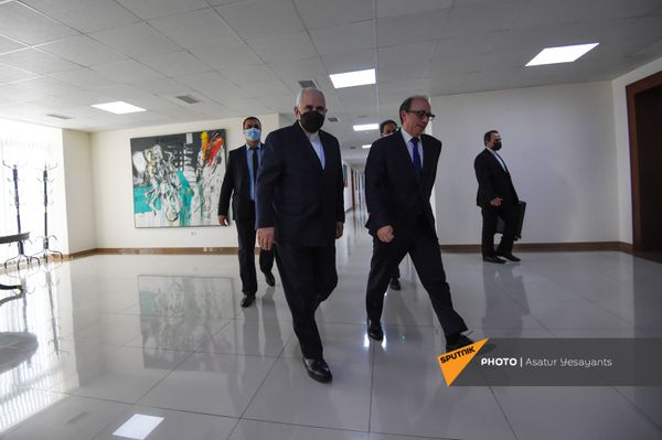 ՀՀ արտգործնախարար Արա Այվազյանն ու Իրանի արտգործնախարար Մոհամմադ Ջավադ Զարիֆը - Sputnik Արմենիա