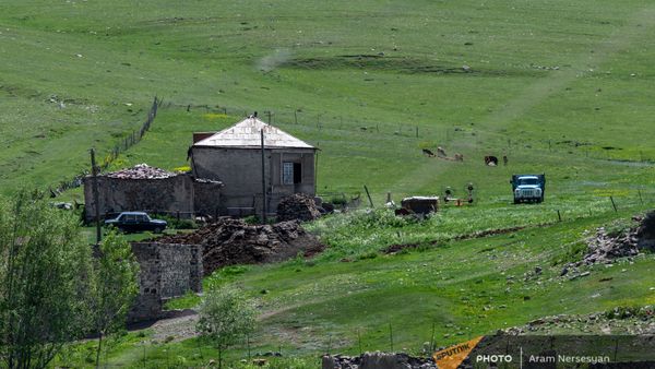 Дом в селе Норабак Гегаркуникской области - Sputnik Армения