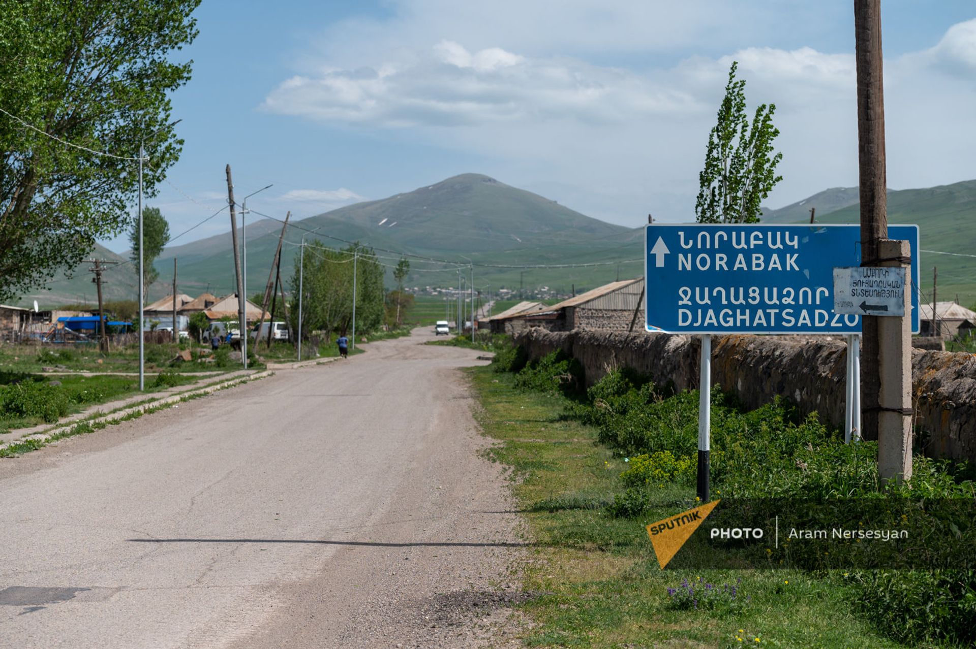 Թշնամու թիրախում հայտնվածները. նորաբակցին աչքը չի կտրում սարին դրված ադրբեջանական վրանից Թշնամու թիրախում հայտնվածները. նորաբակցին աչքը չի կտրում սարին դրված ադրբեջանական վրանից - Sputnik Արմենիա, 1920, 26.05.2021