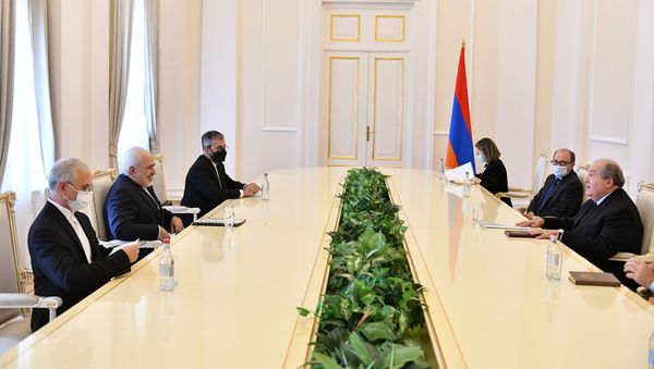 Президент Армен Саркисян принял министра иностранных дел Иранa Мохаммада Джавада Зарифа (26 мая 2021). Еревaн - Sputnik Արմենիա