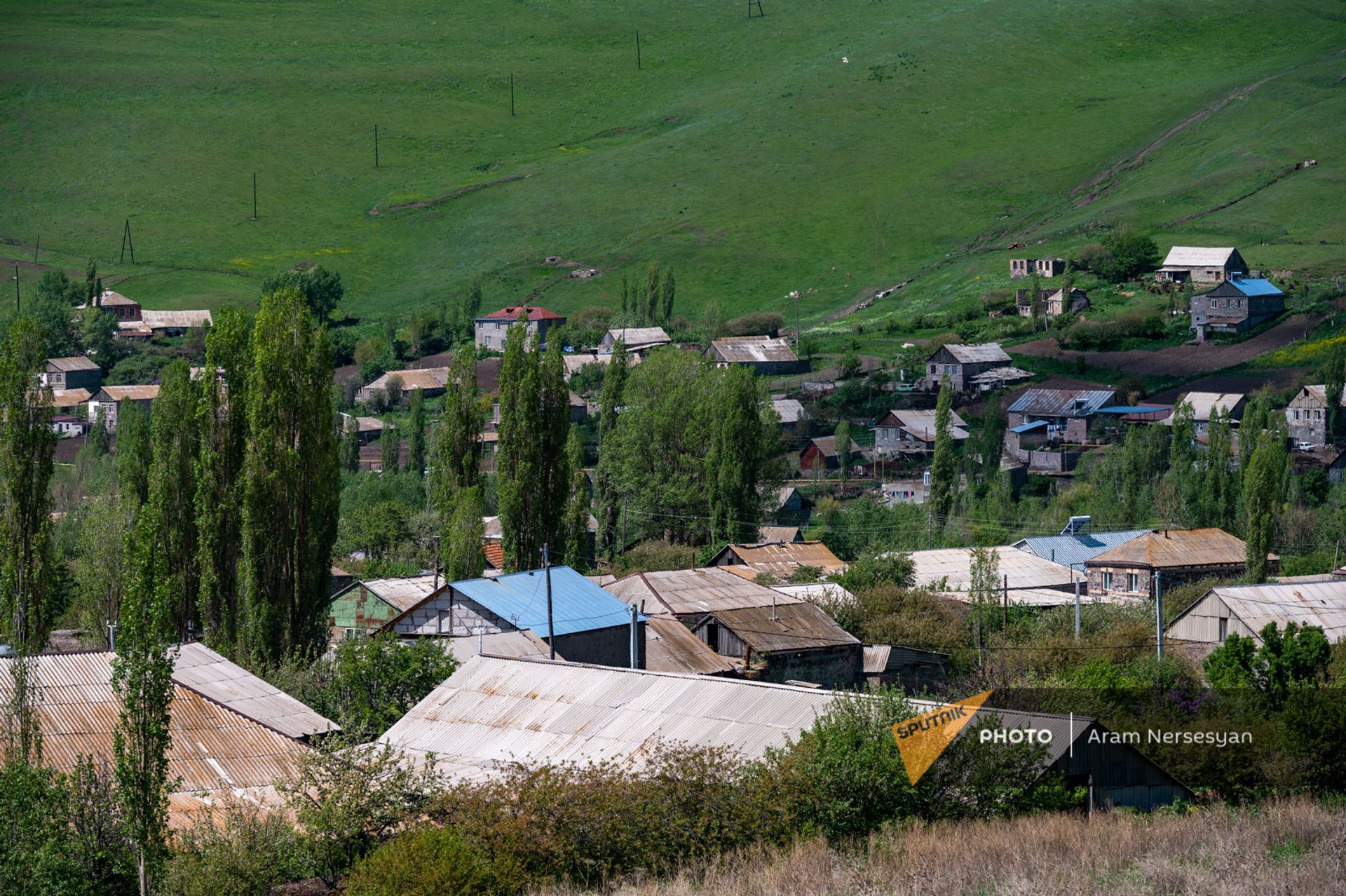 Արծվաշենի իրական ճակատագրերը. գյուղապետի կանաչ «Մոսկվիչն» ու լքվող տանը մոռացված երեխան - Sputnik Արմենիա, 1920, 29.05.2021