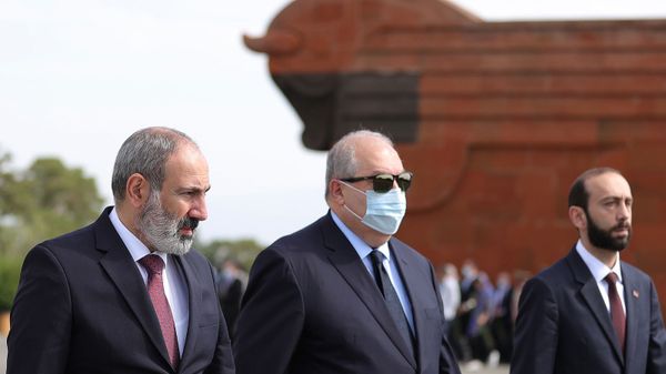 ՀՀ նախագահ Արմեն Սարգսյանը, վարչապետ Նիկոլ Փաշինյանն ու ԱԳ նախարար Արարատ Միրզոյանը - Sputnik Արմենիա