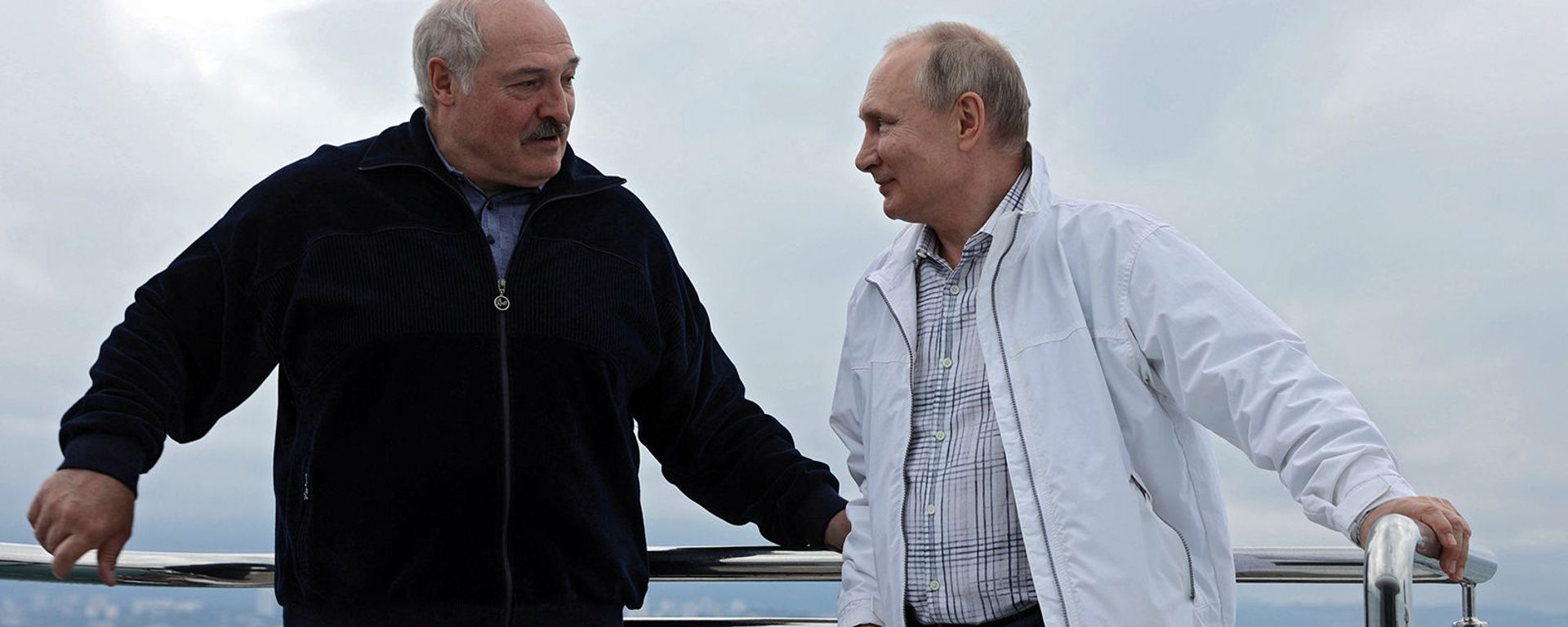 Президенты России Белоруссии Владимир Путин и Александр Лукашенко во время морской прогулки (29 мая 2021). Сочи - Sputnik Արմենիա, 1920, 29.05.2021