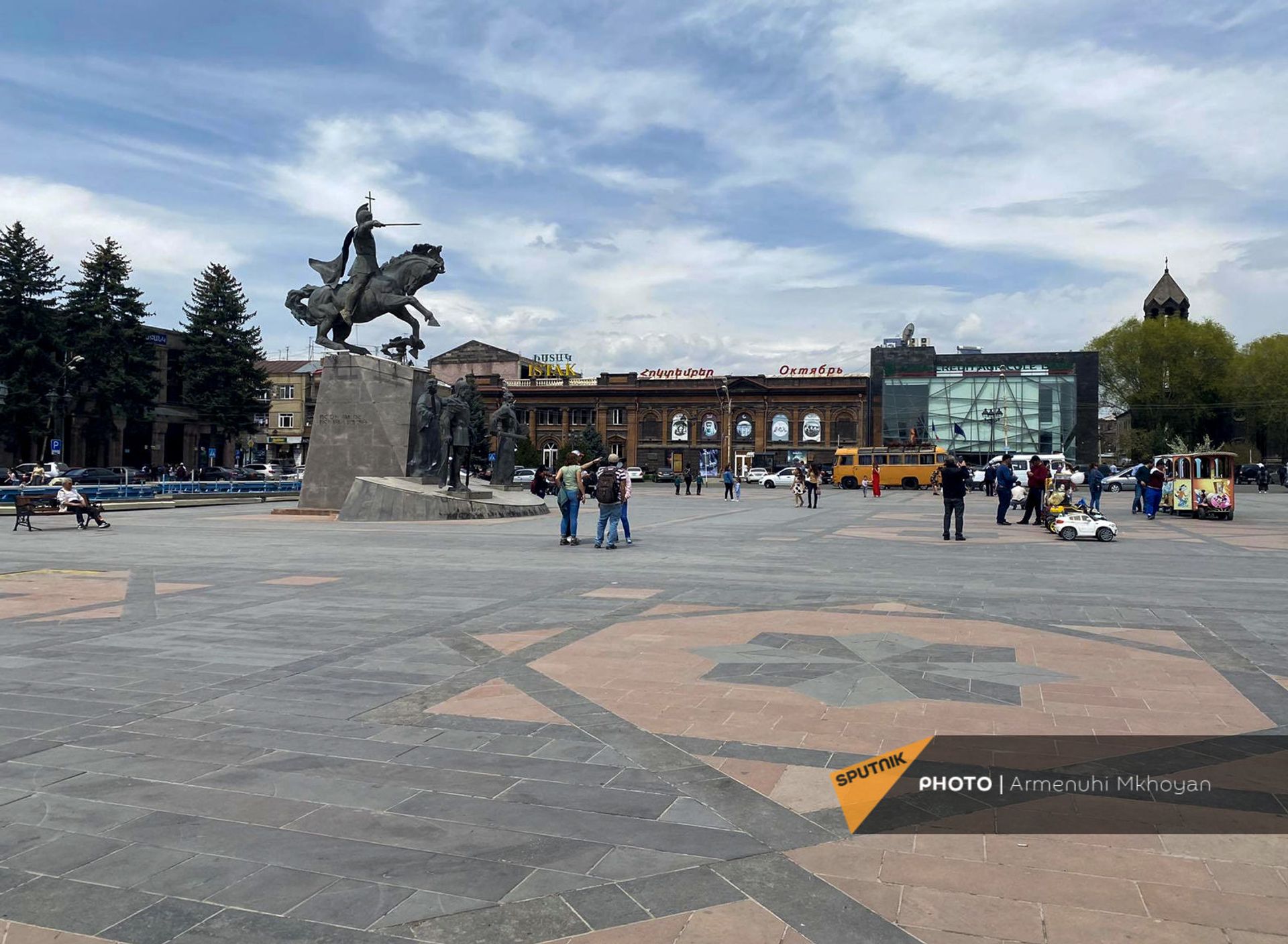Больше туристов - динамичнее жизнь: Гюмри приходит в себя после ударов войны и пандемии Больше туристов - динамичнее жизнь: Гюмри приходит в себя после ударов войны и пандемии - Sputnik Армения, 1920, 04.06.2021
