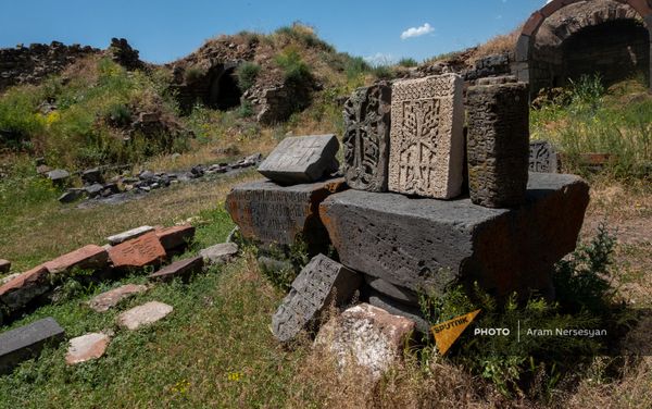 Խաչքարեր՝ Հավուց Թառ վանական համալիրի տարածքում - Sputnik Արմենիա