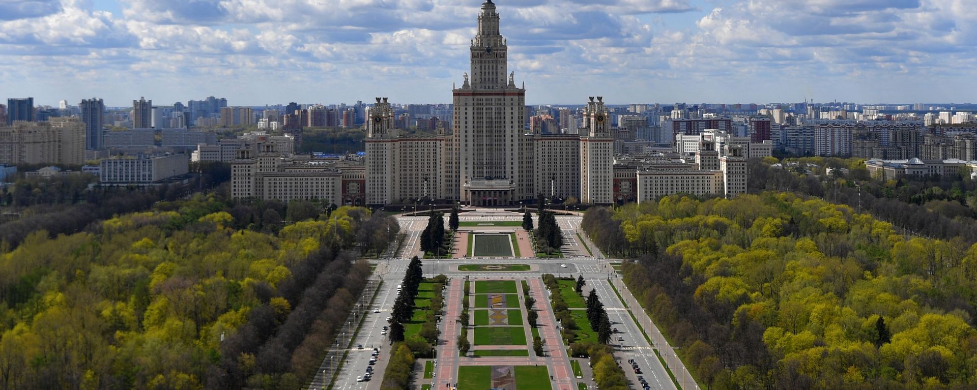 Здание Московского государственного университета имени М. В. Ломоносова. - Sputnik Армения, 1920, 03.06.2021