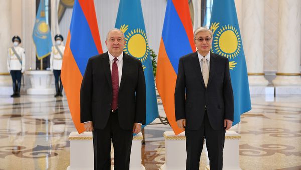 Встреча президентов Армении и Казахстана Армена Саркисяна и Касым-Жомарта Токаева (3 июня 2021). Нур-Султан - Sputnik Армения
