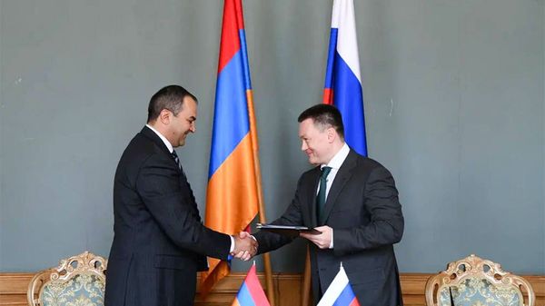 Встреча генпрокуроров Армении и России Артура Давтяна и Игоря Краснова (3 июня 2021). Санкт-Петербург - Sputnik Армения