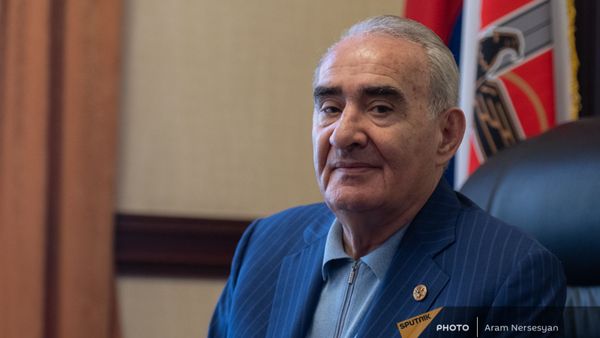 Галуст Саакян в своем кабинете во время эксклюзивного интервью агентству Sputnik Армения - Sputnik Армения